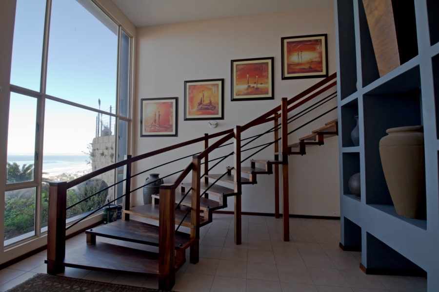 7 Bedroom Property for Sale in Outeniqua Strand Western Cape